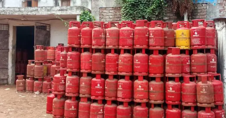 দ্বিতীয় দফায় এলপিজি দাম বৃদ্ধি